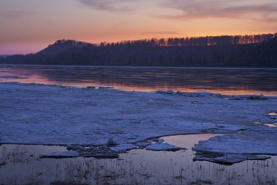 Ice drift, river Tom, april 2011 (4).jpg